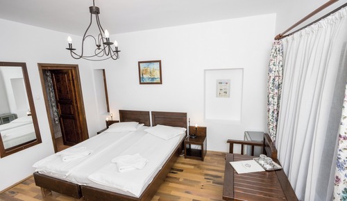 Habitación básica con 1 cama doble o 2 individuales
