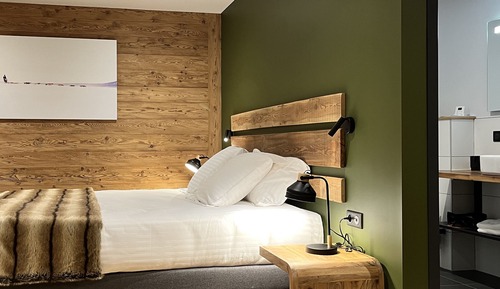 Habitación de lujo con 1 cama doble o 2 individuales, vistas a la montaña