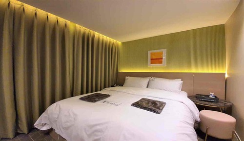 Deluxe Double Room, City View