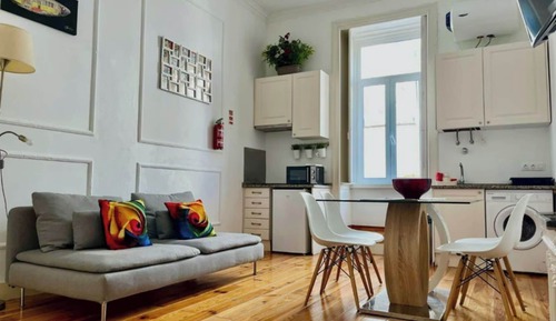 Apartamento, 2 habitaciones, patio, vistas a la ciudad