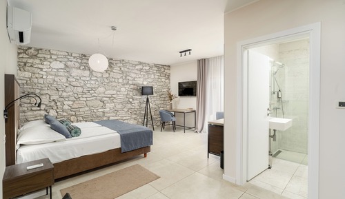 Habitación estándar con 1 cama doble o 2 individuales, vistas a la ciudad