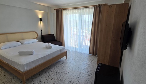 Habitación doble, vistas al mar, en la zona del jardín