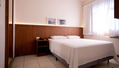 Habitación estándar con 1 cama doble o 2 individuales