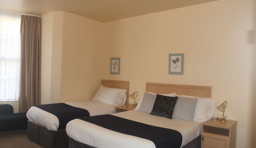Standard Triple Room, Ensuite, Garden View