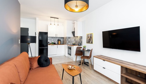 Apartamento superior, balcón, vistas a la ciudad