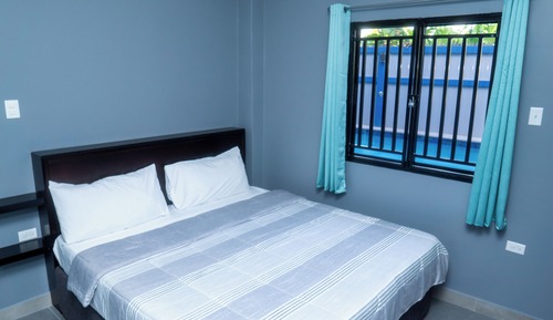 Suite de lujo, 1 cama de matrimonio grande con sofá cama, vistas a la piscina