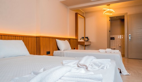 Habitación triple estándar, balcón