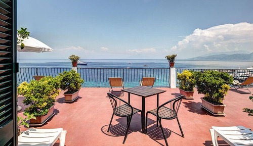 Habitación Deluxe con 1 cama doble o 2 individuales, balcón, vistas al mar
