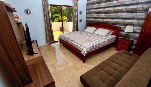 Habitación superior, balcón, vistas al jardín