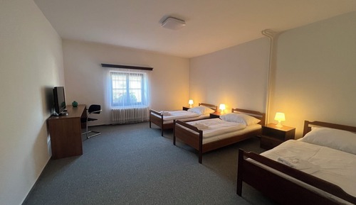 Habitación triple, 3 camas individuales, baño privado, vistas a la ciudad