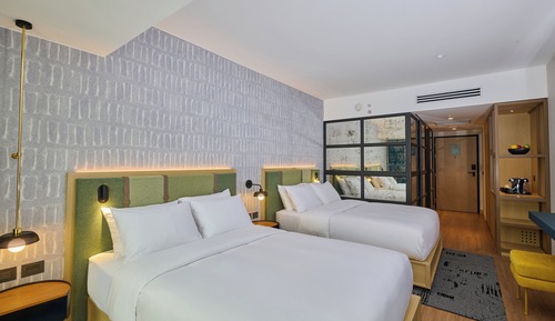 Habitación estándar, 2 camas de matrimonio, vistas a la ciudad (High Floor)