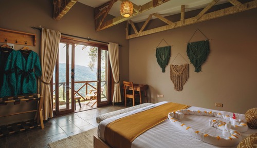 Habitación doble, 1 cama de matrimonio grande, baño privado, vistas a la montaña