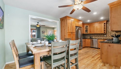 Casa, varias camas, patio, vistas al jardín (1220 Juniper Ct)