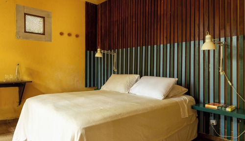 Comfort Room, 1 Queen Bed, Pool View