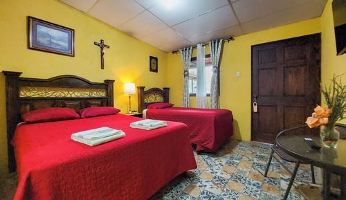 Habitación doble, baño privado, vistas al patio