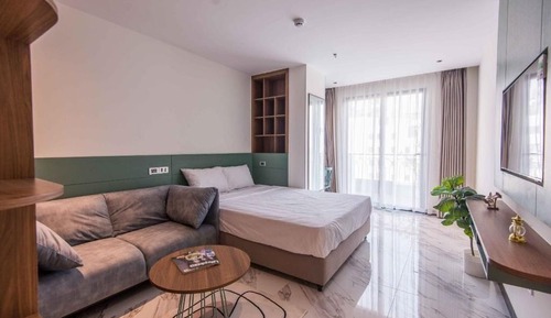 Estudio, balcón