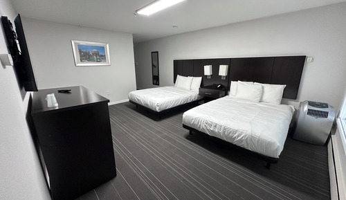 Habitación estándar, 2 camas dobles, ducha adaptada