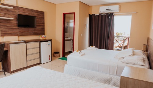 Habitación estándar con 2 camas individuales, vistas parciales al mar
