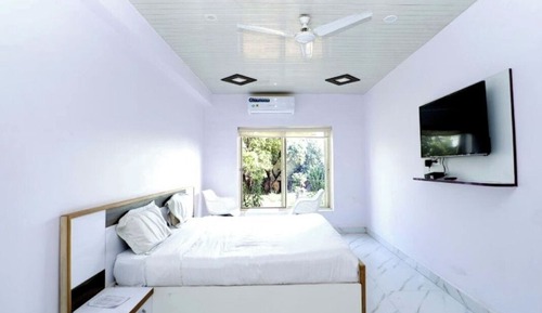 Super Deluxe Room