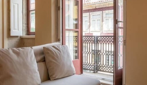 Apartamento de diseño, balcón, vistas a la ciudad