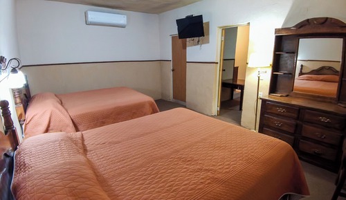 Suite, vistas al patio