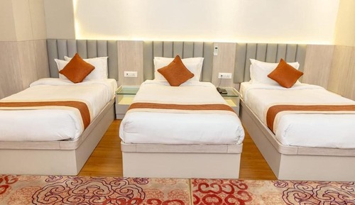 Habitación triple Deluxe, no fumadores, vistas a la ciudad