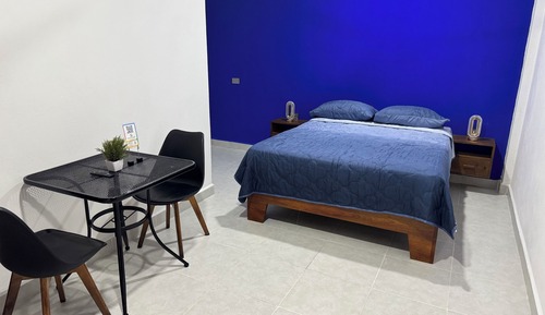 Habitación Deluxe, 1 cama de matrimonio, vistas al patio, junto a la piscina