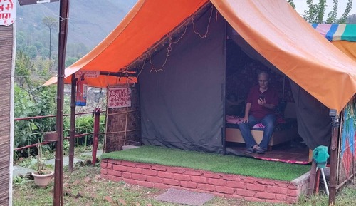 Tienda, no fumadores, en la zona del jardín