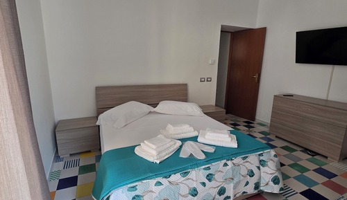 Apartamento superior, 1 cama de matrimonio grande con sofá cama, no fumadores, baño privado