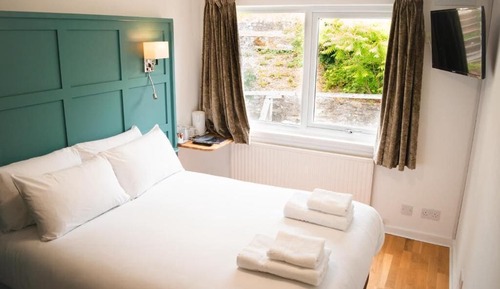Small Double Room - No Pets