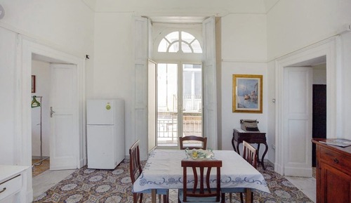 Apartamento, 2 habitaciones, balcón