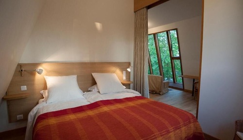 Habitación Deluxe con 1 cama doble o 2 individuales, balcón, vistas al parque