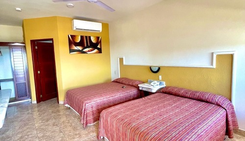 Habitación doble, 2 camas dobles, no fumadores, vistas a la ciudad