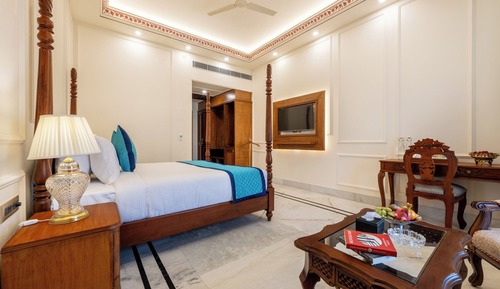 Habitación estándar con 1 cama doble o 2 individuales, no fumadores, baño privado