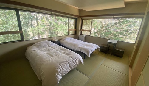Habitación de estilo japonés con una cama doble o dos camas individuales, no fumadores
