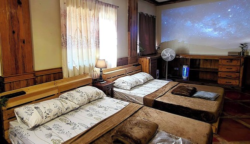 Dormitorio compartido, 1 habitación, balcón, vistas a la montaña