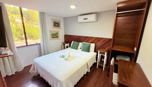 Habitación Confort con 1 cama doble o 2 individuales