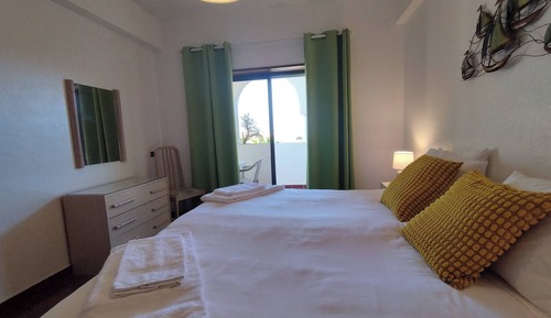 Apartamento, 1 habitación, balcón, vistas al jardín