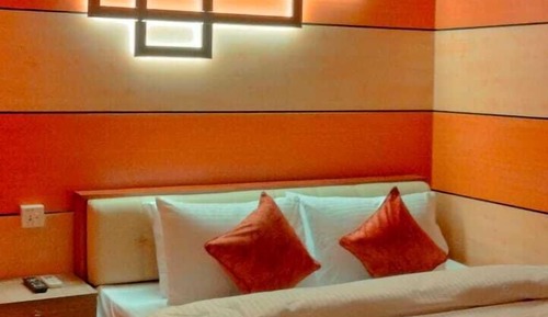 Deluxe Suite, City View