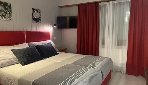 Habitación Confort con 1 cama doble o 2 individuales, vistas a la montaña
