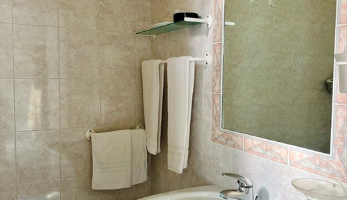 Habitación con 1 cama doble o 2 individuales