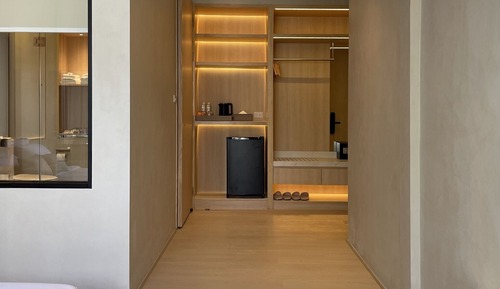 Suite estándar, 1 cama de matrimonio grande, balcón, vistas a la ciudad