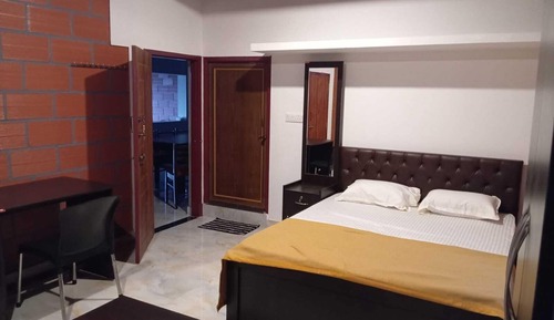 Habitación Confort doble, balcón, vistas al jardín