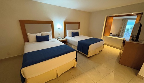 Suite Confort, balcón, vistas parciales al mar