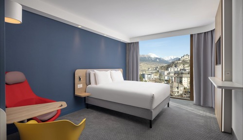 Habitación estándar, 1 cama de matrimonio, vistas a la montaña