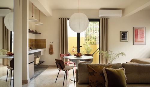Suite estudio de diseño, 1 cama de matrimonio grande con sofá cama, patio