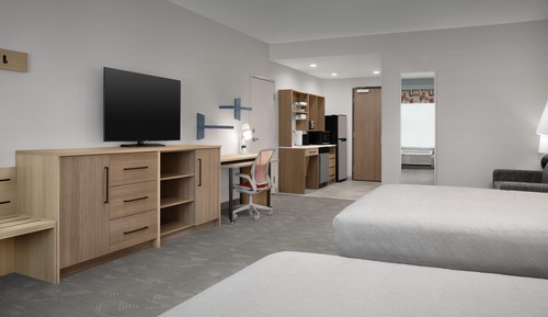 Suite estudio, 2 camas de matrimonio, accesible para personas con discapacidad, bañera