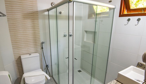 Habitación estándar con 1 cama doble o 2 individuales, balcón, vistas a la piscina