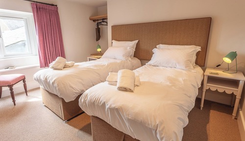 Habitación Deluxe con 1 cama doble o 2 individuales, vistas a la colina