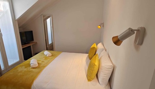 Habitación doble, 1 cama de matrimonio, balcón, vistas al patio